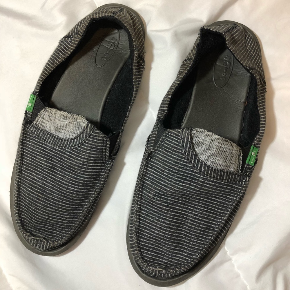 Grey and black Sanuks